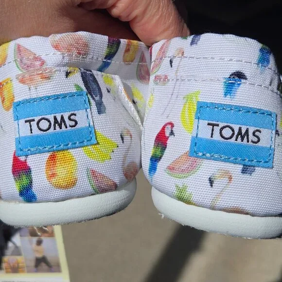 NWT TOMS Parrot Birds White Canvas Print Size 7 - Picture 9 of 9
